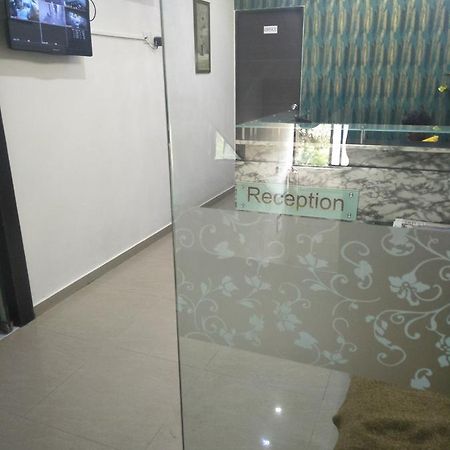 Hotel Ambience Sarkhej Экстерьер фото