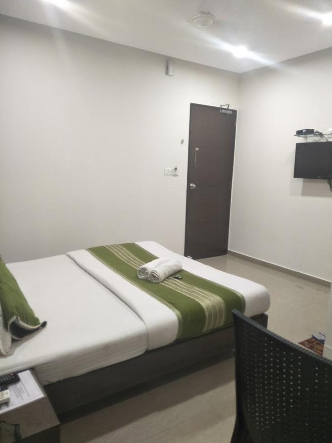 Hotel Ambience Sarkhej Экстерьер фото