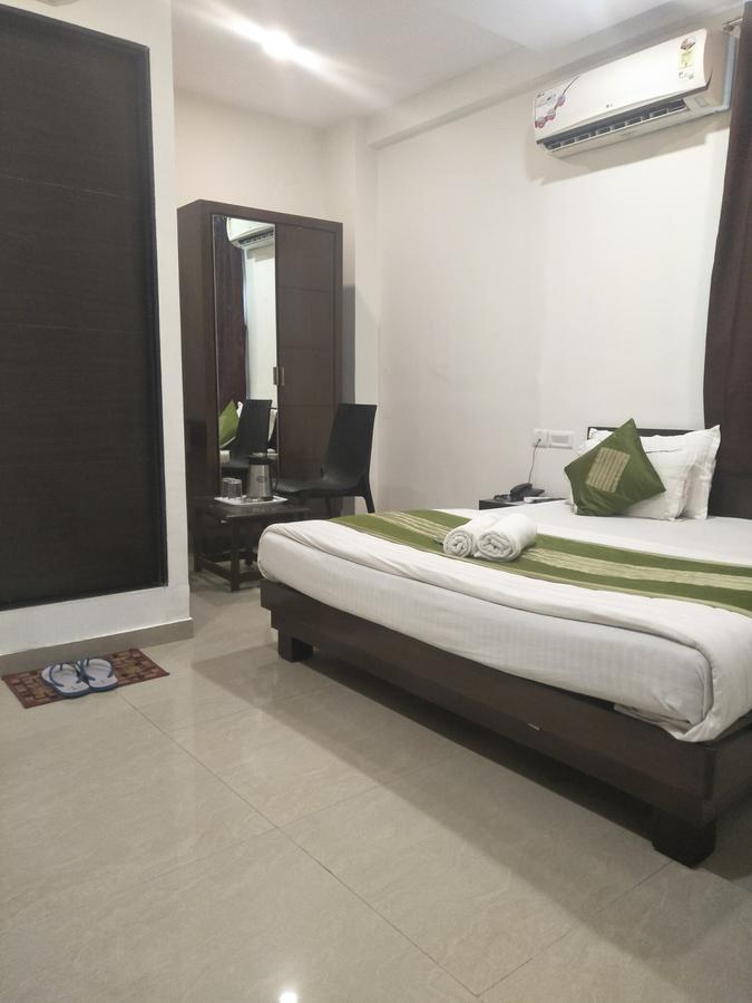 Hotel Ambience Sarkhej Экстерьер фото