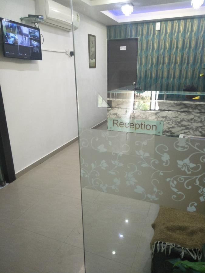 Hotel Ambience Sarkhej Экстерьер фото